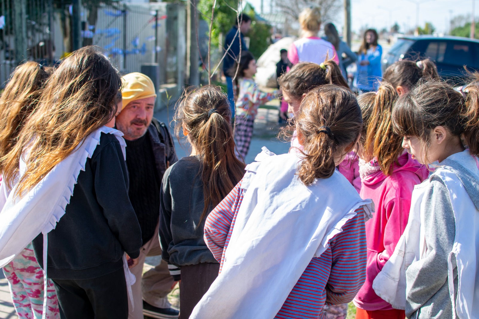 Por el día del árbol, se sembraron nativas en la Escuela Primaria n° 56